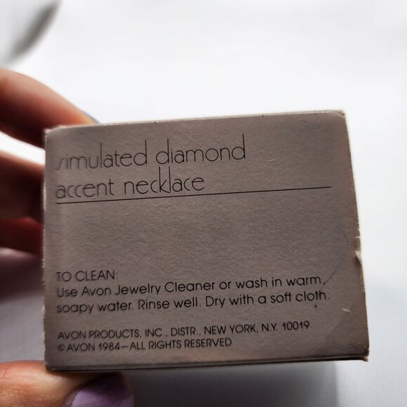 Vintage Lovely Avon Simulated Diamond Bezel Set Accent Necklace 23" Gold Tone - Picture 8 of 8